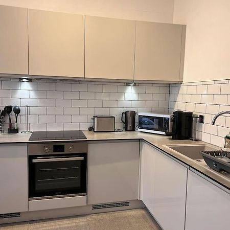 Modern Apartment Within Historic Chester City Walls Bagian luar foto