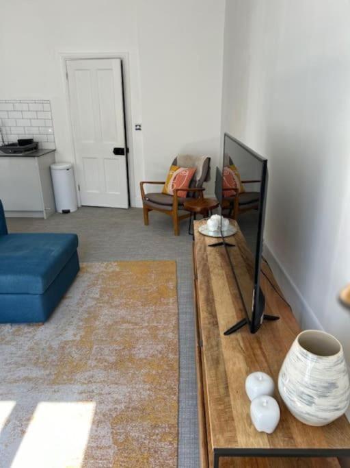 Modern Apartment Within Historic Chester City Walls Bagian luar foto