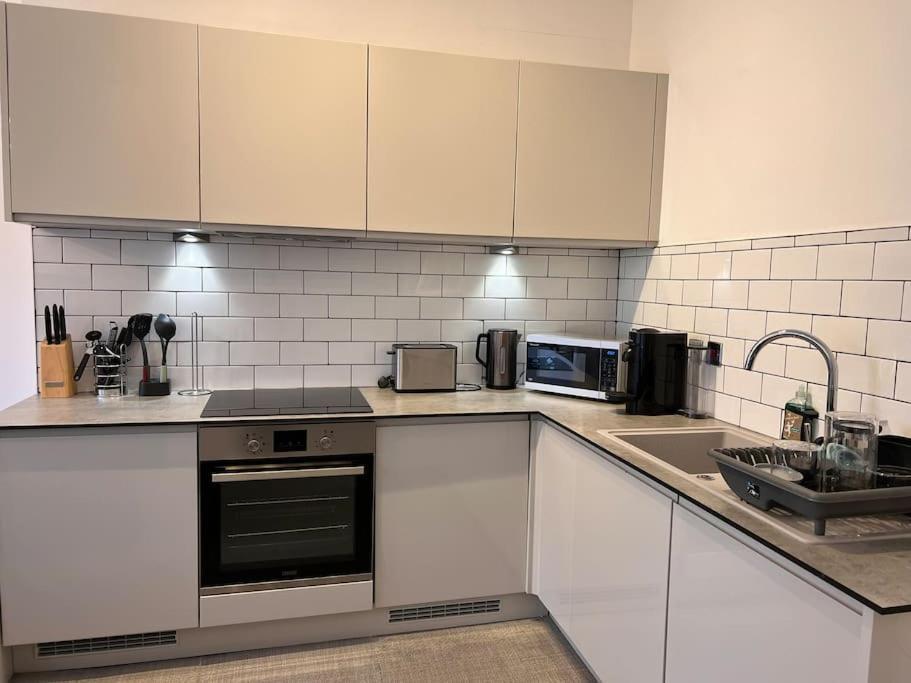Modern Apartment Within Historic Chester City Walls Bagian luar foto